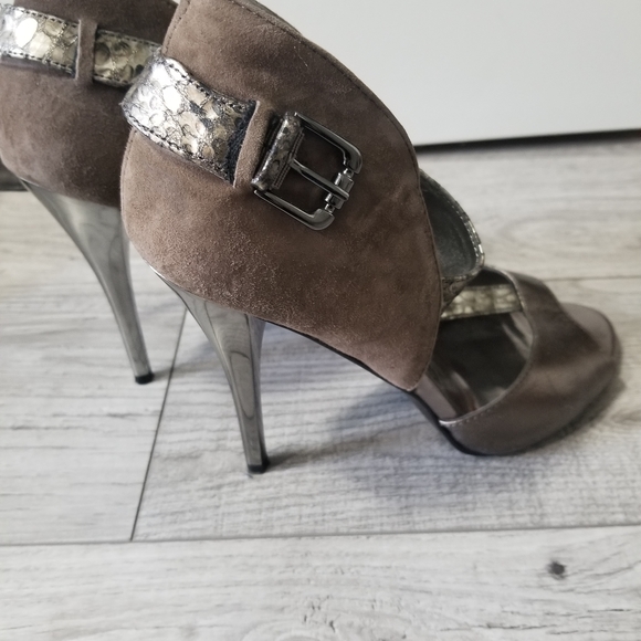 Shoes - Picture 2 of 2